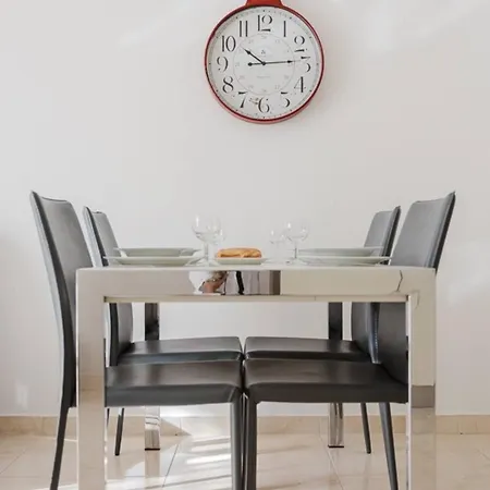 Cosy 2bed In Paceville By Homely * St. Julian's